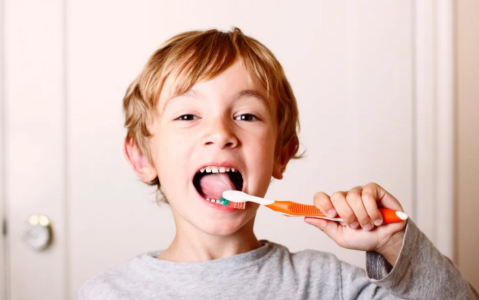 كيف يمكن الوقاية من رائحة الفم عند الأطفال؟